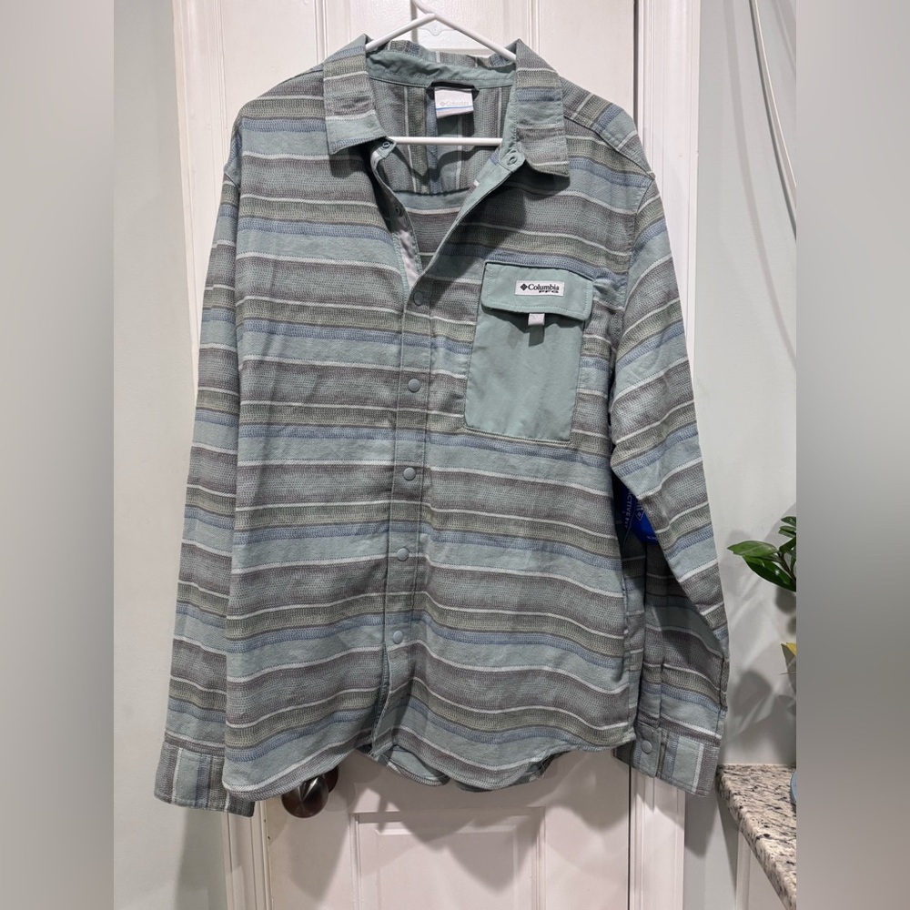 Columbia PFG crushed blue uncharted over shirt